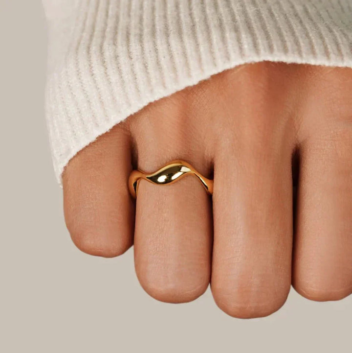 Elyra Fluid Ring | Gold
