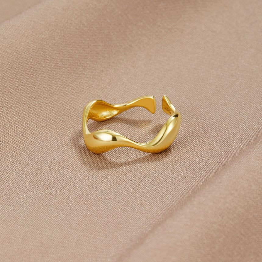 Elyra Fluid Ring | Gold