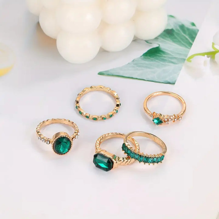 Exquisite Zarina Emerald Ring | Gold