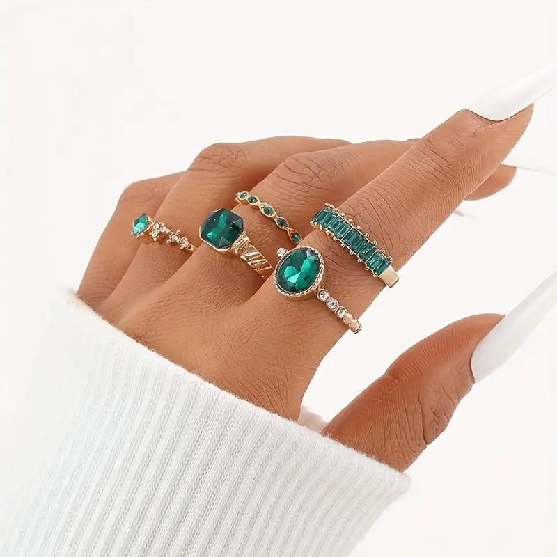Exquisite Zarina Emerald Ring | Gold