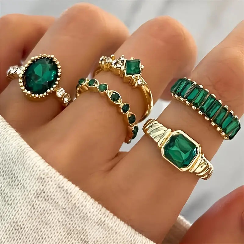 Exquisite Zarina Emerald Ring | Gold