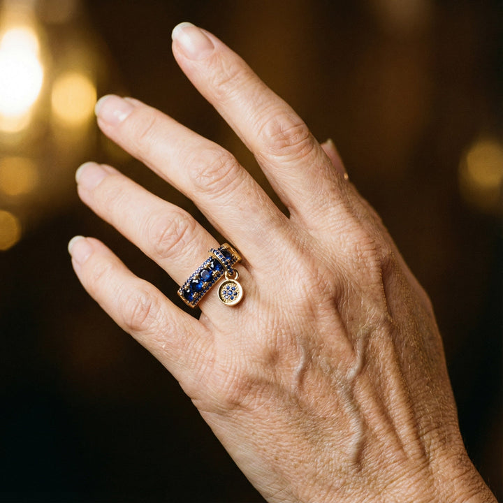 Bague antique et cristal bleu | Or