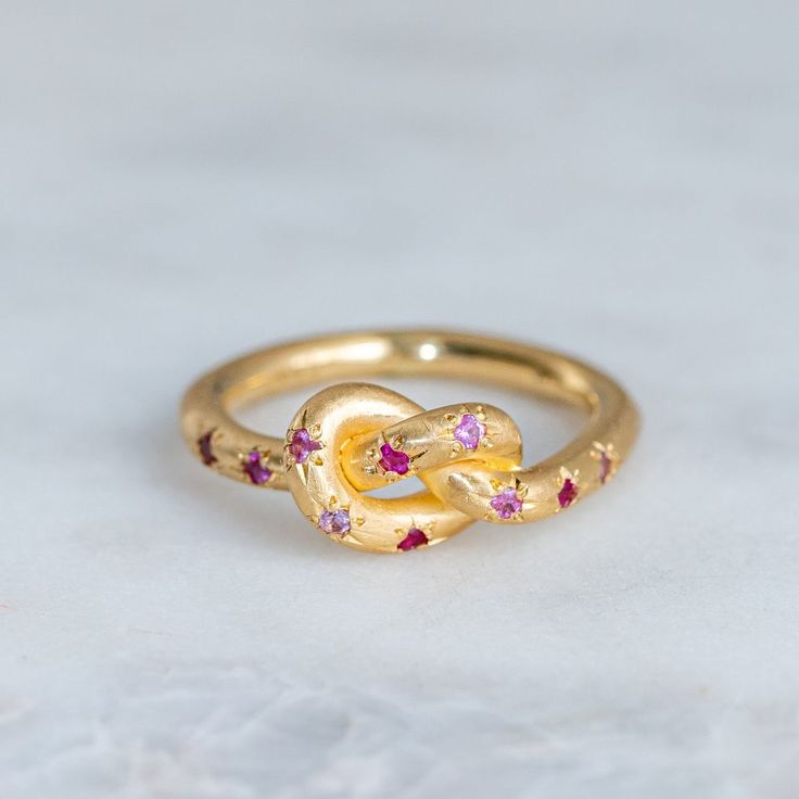 Bague rétro rose avec nœud céleste | Or