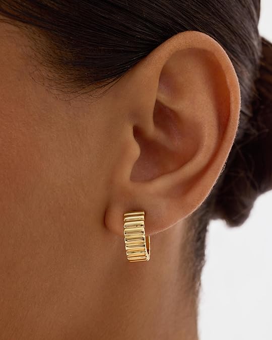 Classic Line Earrings | Gold