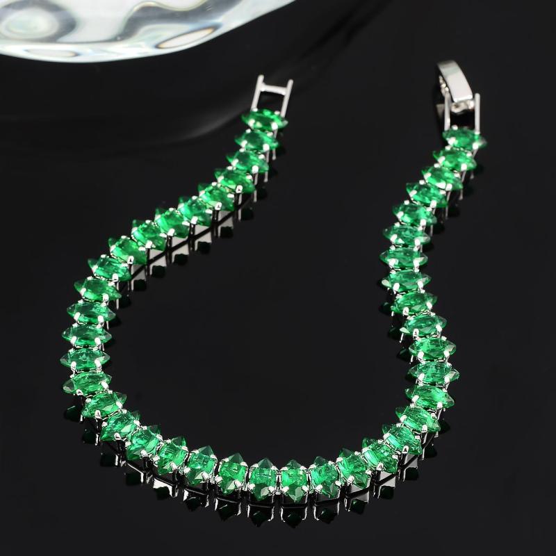 Bracelet avec des pierres d&