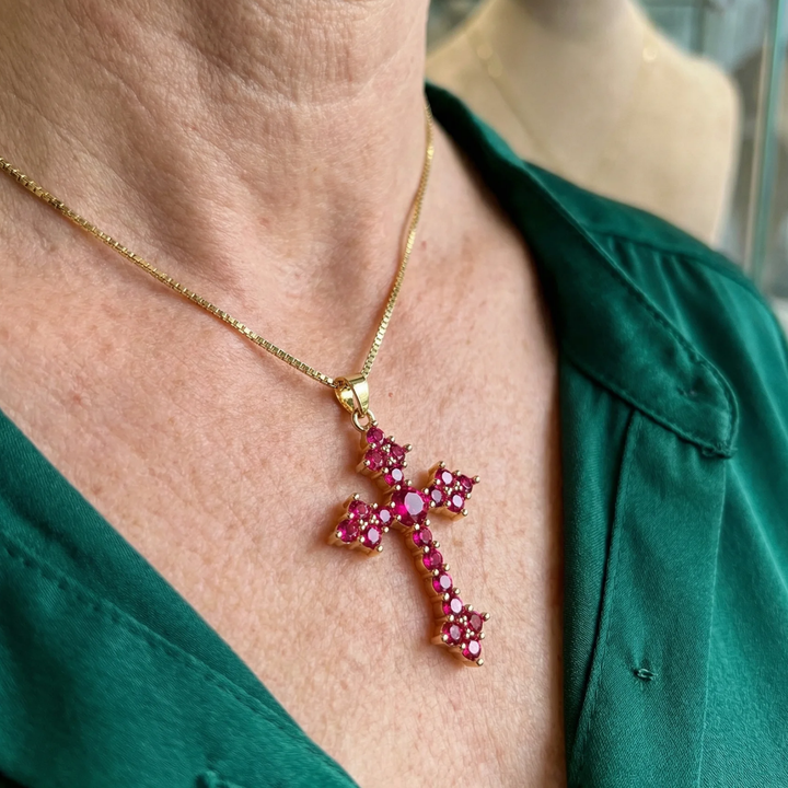 Crossed cluster necklace in pink | Gold