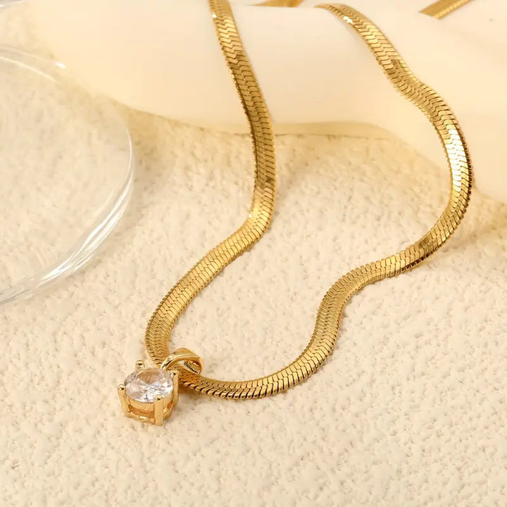 Elegant diamond pendant necklace | Gold