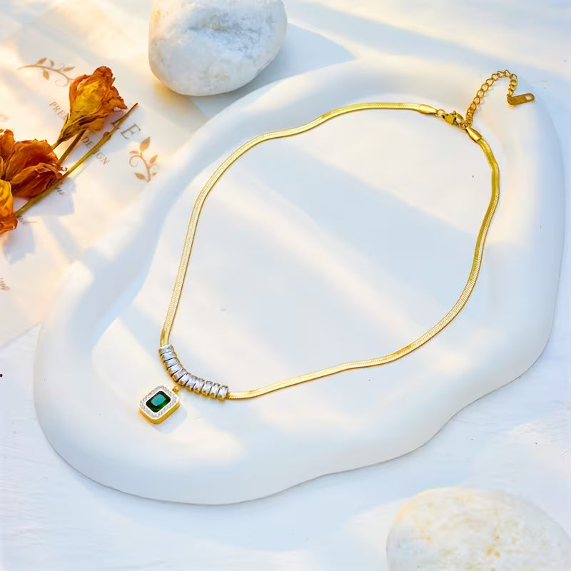 Regal Emerald Prism Necklace | Gold