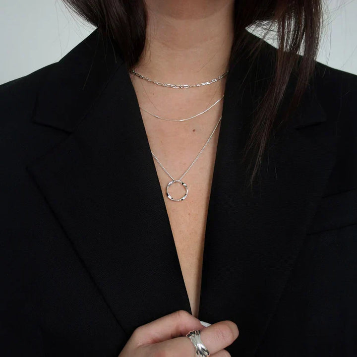 Three-row open circle necklace | White gold