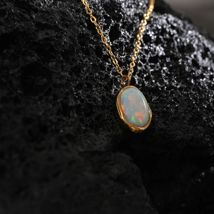 Collier vintage avec opale brillante | Or
