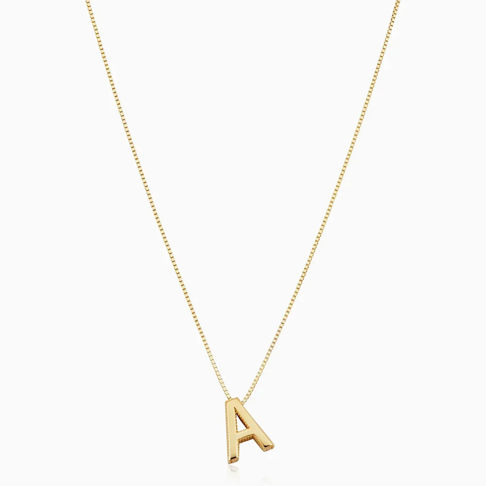 Initial letter necklace in love | White gold