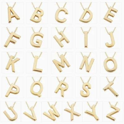 Initial letter necklace in love | White gold