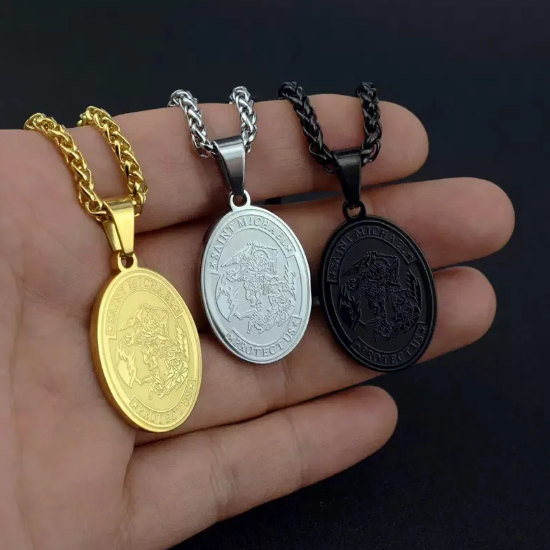 Collier ovale avec portrait d&