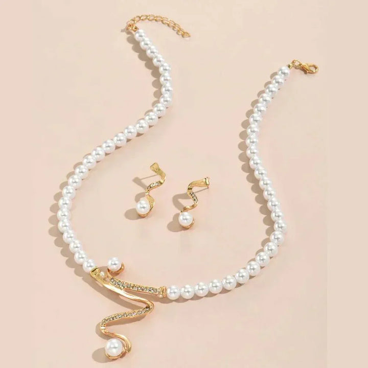 Ensemble cadeau en perles naturelles : collier et boucles d&