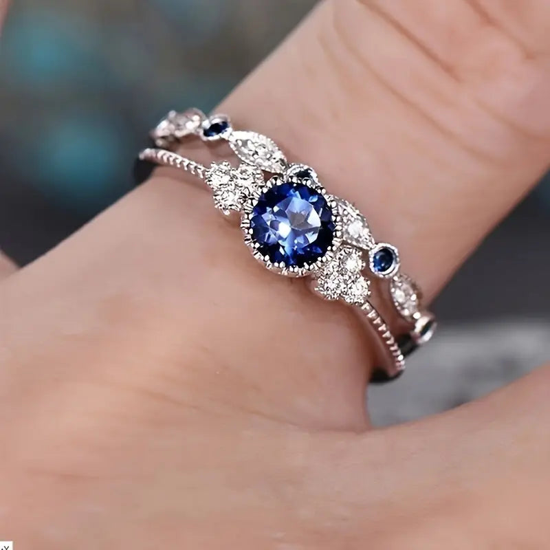 Crowned sapphire ring set | White gold