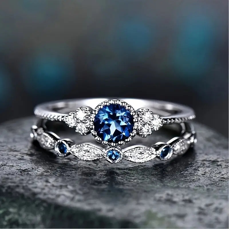 Crowned sapphire ring set | White gold