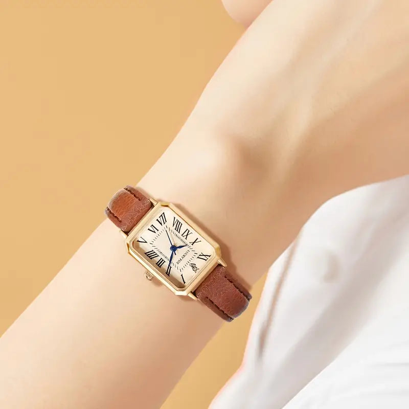 Crowned Vivelle Watch | Gold