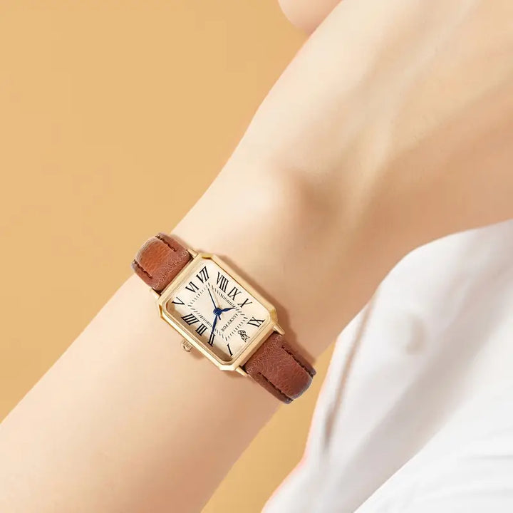 Crowned Vivelle Watch | Gold