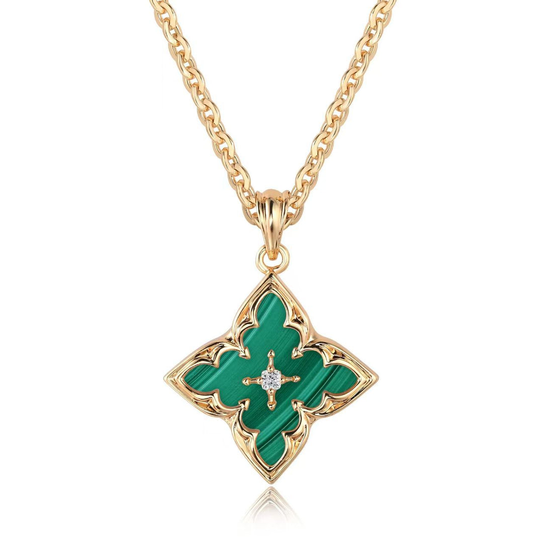 White Clover Pendant | Gold